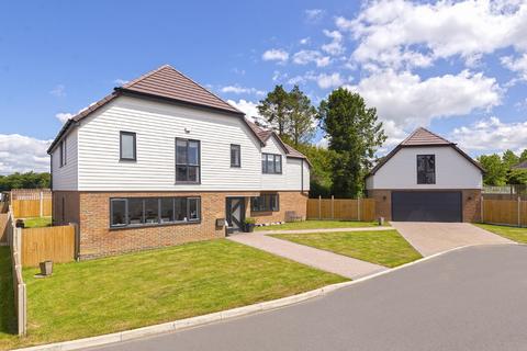 4 bedroom detached house for sale, Warmlake Orchard, Sutton Valence, Maidstone, Kent, ME17 3TU