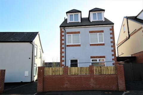 2 bedroom flat to rent, Colley Road