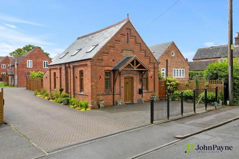 3 bedroom detached house to rent, Chapel Gardens, Hawkes Mill Lane, Allesley Village, Coventry, West Midlands, CV5