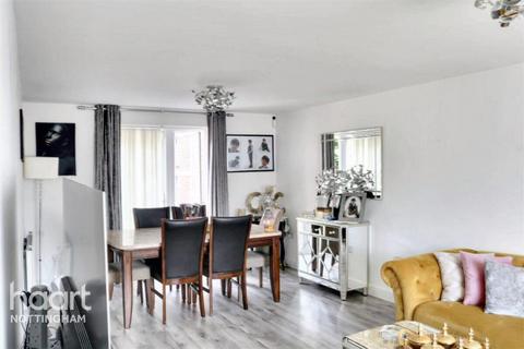 4 bedroom detached house to rent, Autumn Way, Nottingham