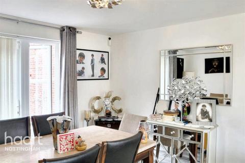 4 bedroom detached house to rent, Autumn Way, Nottingham