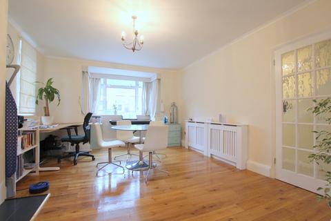 3 bedroom semi-detached house to rent, Buttermere Drive, London SW15