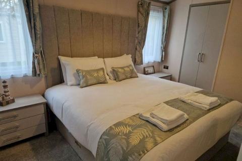 2 bedroom lodge for sale, Brightlingsea Holiday Park, , Brightlingsea CO7