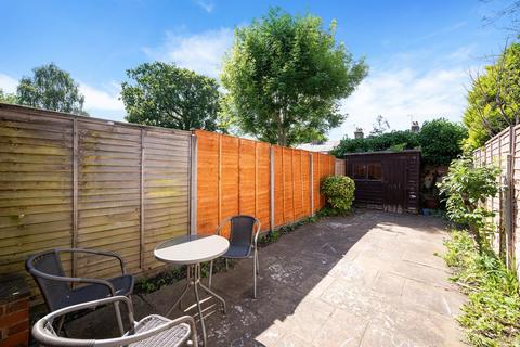 6 Pantile Road, Weybridge, KT13 9PY