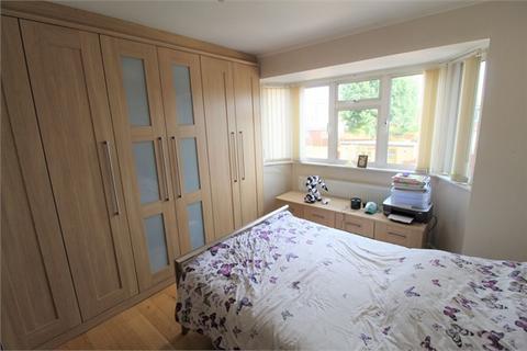 3 bedroom semi-detached house to rent, Howberry Close, Edgware, HA8