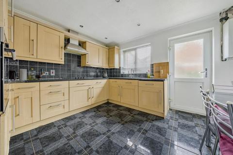 3 bedroom semi-detached house for sale, Banbury,  Oxfordshire,  OX16