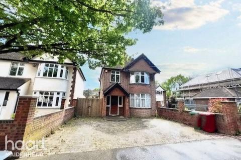 3 bedroom detached house for sale, St Bernards Road, SLOUGH