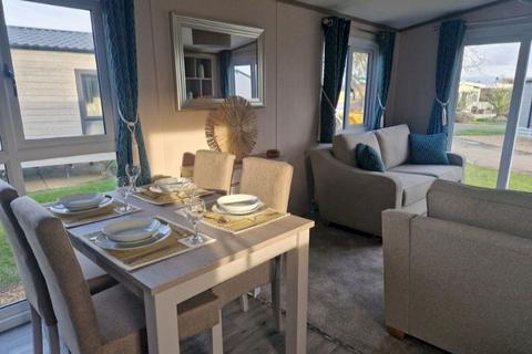 2 bedroom lodge for sale, Brightlingsea Holiday Park, , Brightlingsea CO7