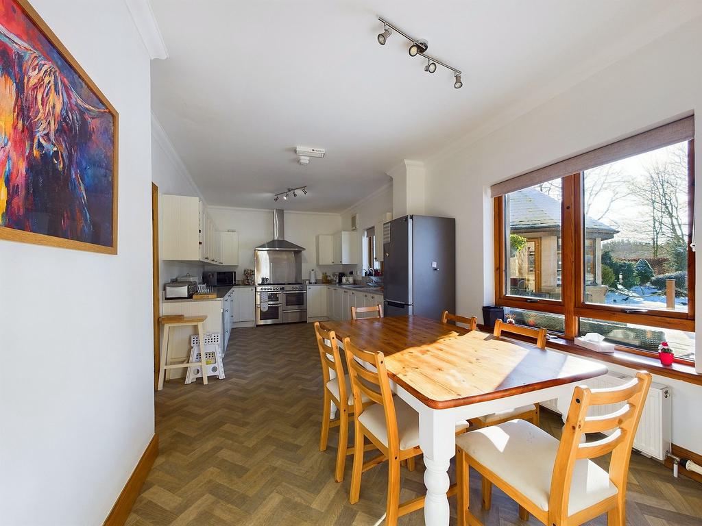 Kitchen Dining Area
