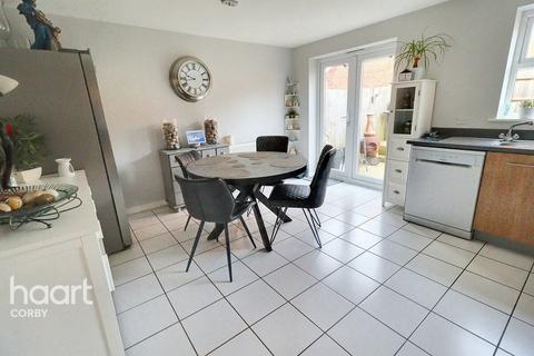 4 bedroom end of terrace house for sale, Pingle Close, Corby