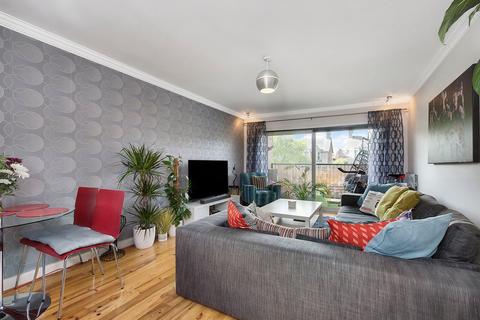 2 bedroom flat for sale, Queens Court, Perth, PH2