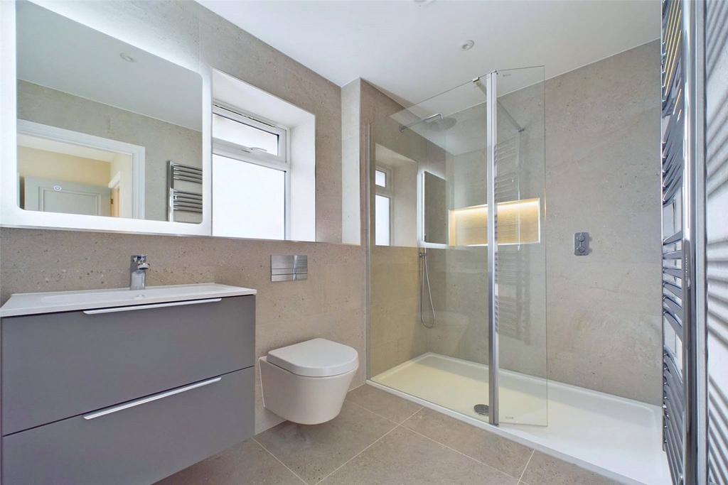 Master En-Suite