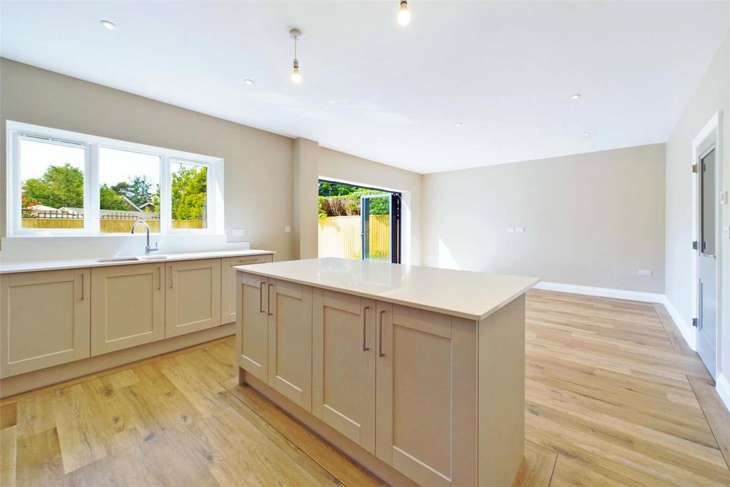 Kitchen/Day Room