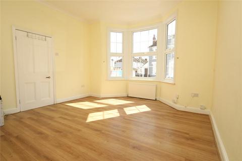 3 bedroom terraced house to rent, Cecil Avenue, Barking, IG11