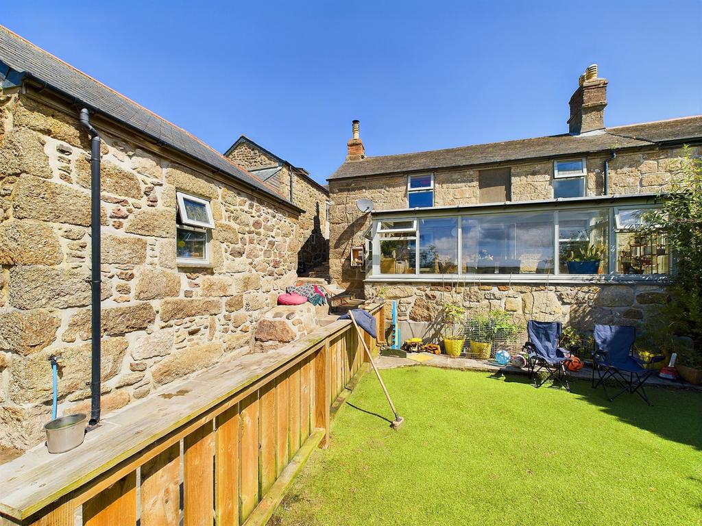 3 Bedroom End of Terrace Cottage for Sale