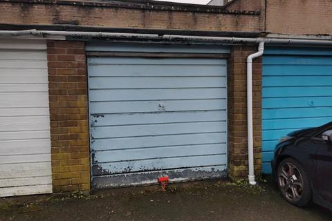 Garage to rent, Easter Currie Court, Edinburgh EH14