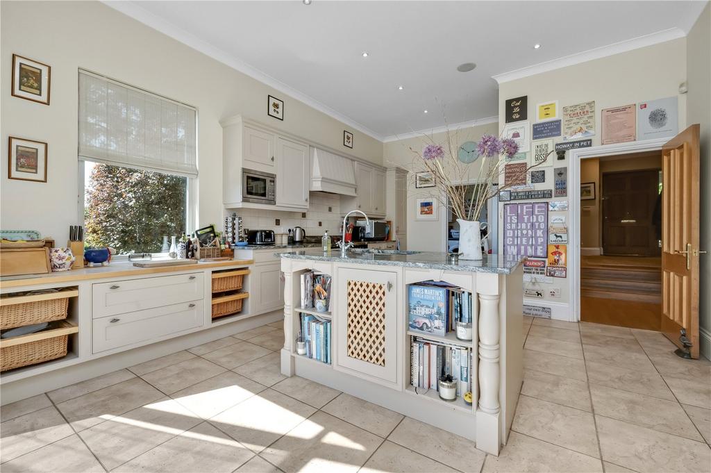 Kitchen/Breakfast Rm