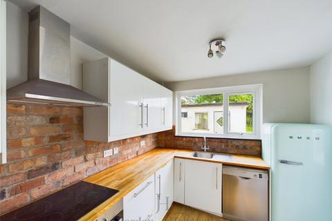 3 bedroom semi-detached house to rent, Frodsham WA6