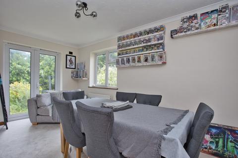 24 Beacon Way, Lympne, Hythe, CT21 4LJ