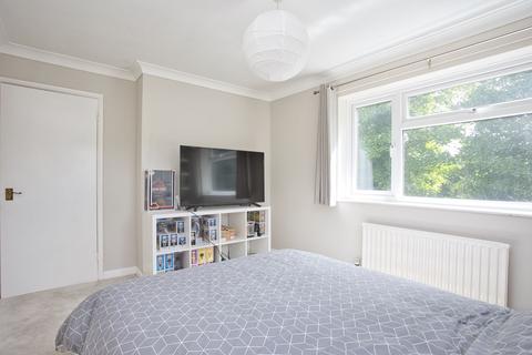 24 Beacon Way, Lympne, Hythe, CT21 4LJ
