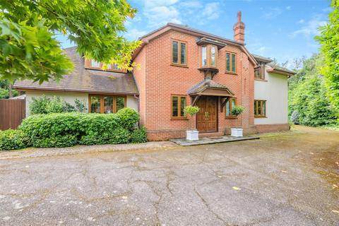 4 bedroom detached house for sale, Manor Drive, Hartley, Kent, DA3