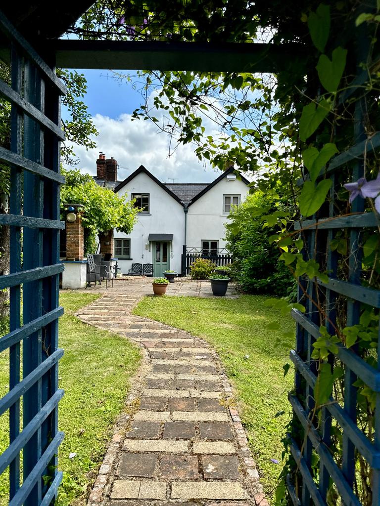 Maryport Street, Usk NP15 3 bed cottage for sale £465,000