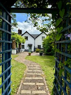 3 bedroom cottage for sale, Maryport Street, Usk NP15