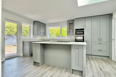 undefined, Manor Close, Milford on Sea, Lymington, Hampshire, SO41