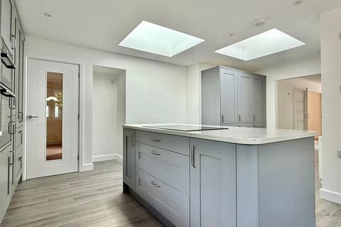 undefined, Manor Close, Milford on Sea, Lymington, Hampshire, SO41