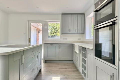 undefined, Manor Close, Milford on Sea, Lymington, Hampshire, SO41