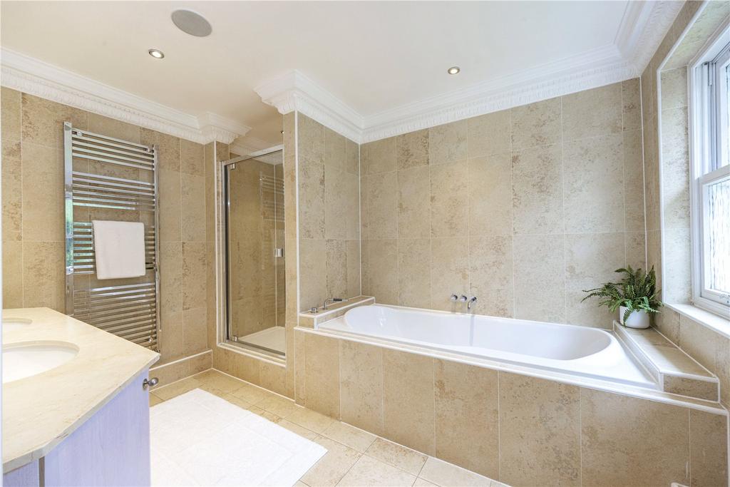 En Suite Bathroom