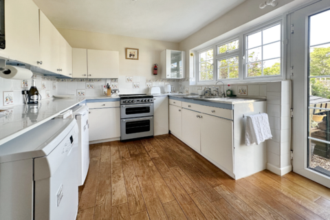12 Back Lane, Marshfield, Chippenham, SN14 8NQ