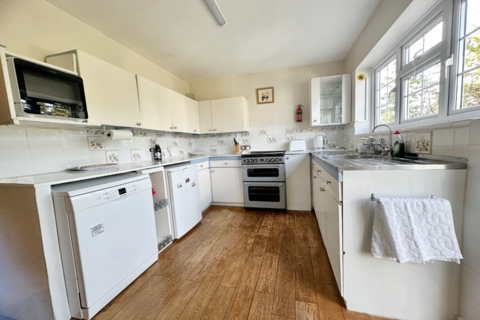 12 Back Lane, Marshfield, Chippenham, SN14 8NQ