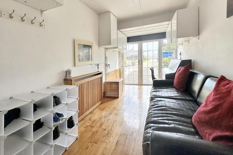 12 Back Lane, Marshfield, Chippenham, SN14 8NQ