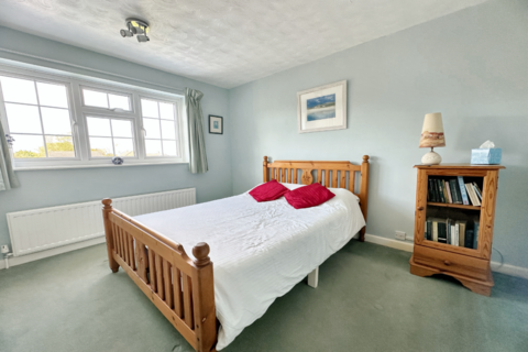 12 Back Lane, Marshfield, Chippenham, SN14 8NQ