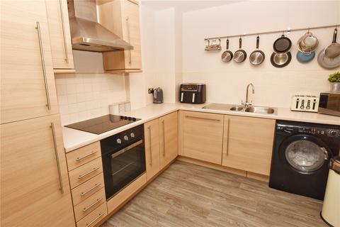 2 bedroom apartment for sale, Glossop Brook Road, Glossop, Derbyshire, SK13