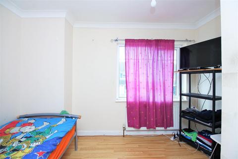 1 Butcher Walk, Swanscombe, DA10 0JR