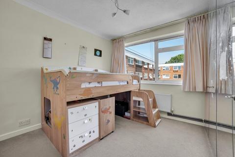 35, Penton Court Jamnagar Close, Staines-upon-thames, TW18 2JU