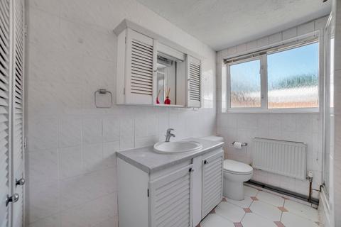 35, Penton Court Jamnagar Close, Staines-upon-thames, TW18 2JU