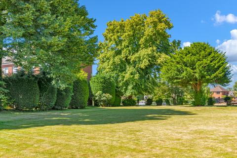 35, Penton Court Jamnagar Close, Staines-upon-thames, TW18 2JU