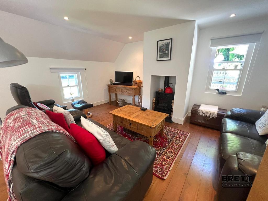 Open Plan Kitchen/Dining &amp; Living Room