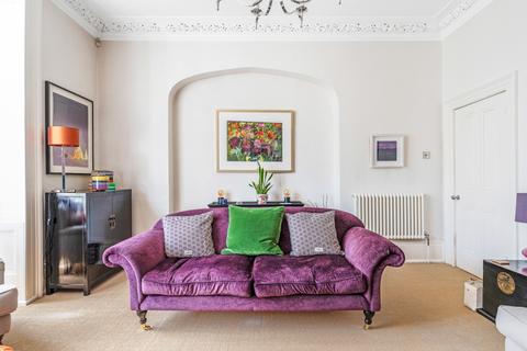 48 Wellington Park, Bristol, BS8 2UW