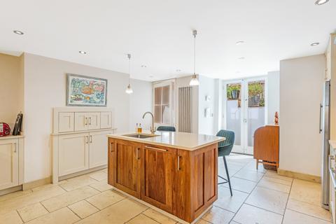 48 Wellington Park, Bristol, BS8 2UW