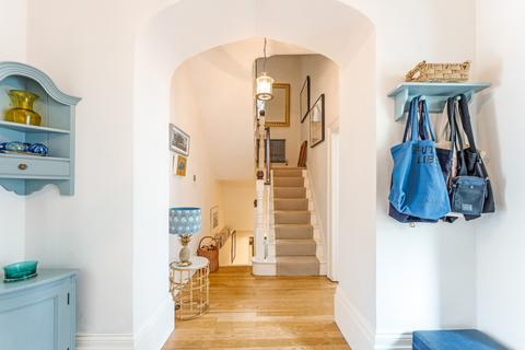 48 Wellington Park, Bristol, BS8 2UW