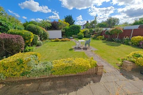 3 bedroom bungalow to rent, Lyndhurst Avenue, Twickenham TW2