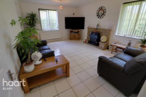 2 bedroom bungalow for sale, Ashlands Way, Leicester