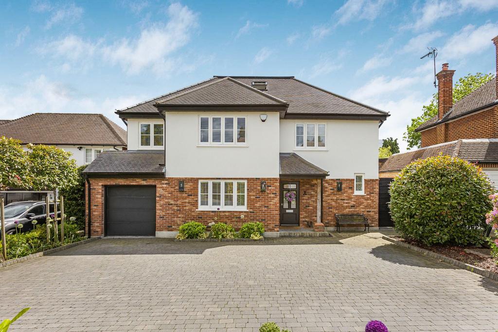 Calder Avenue, Brookmans Park, AL9 4 bed detached house for sale £1,895,000