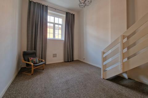 1 bedroom flat for sale, Lloyd Court, Deal, CT14