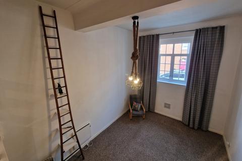 1 bedroom flat for sale, Lloyd Court, Deal, CT14