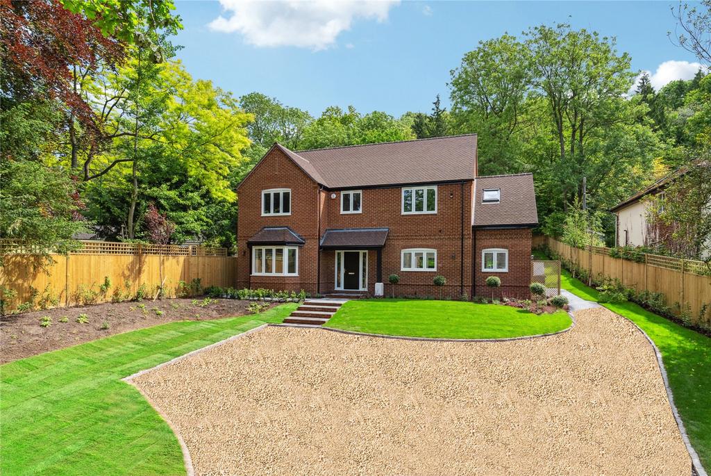 Boss Lane, Hughenden Valley, High... 5 bed detached house for sale £